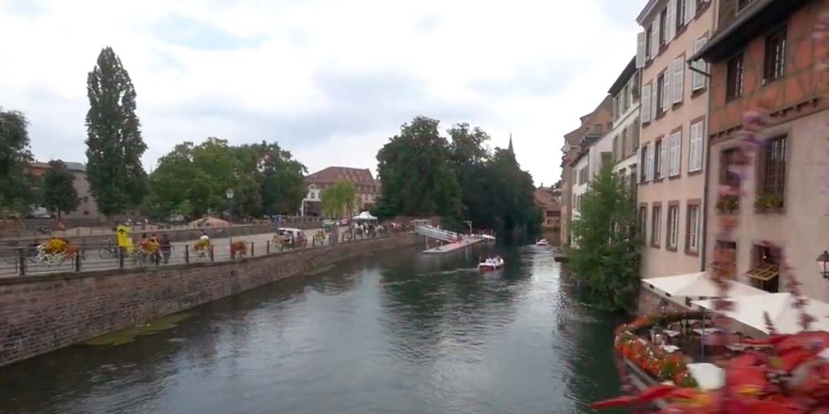 Une balade en bateau électrique a Strasbourg